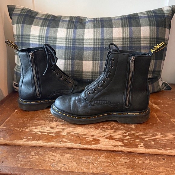 Dr. Martens 1460 Pascal Front Zip Black Leather Lace Up Combat Boots size 8 - Picture 6 of 10